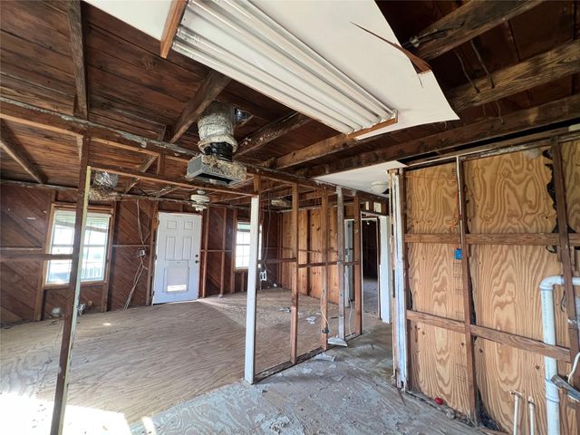 415 Oyster Street, Freeport, TX 77541