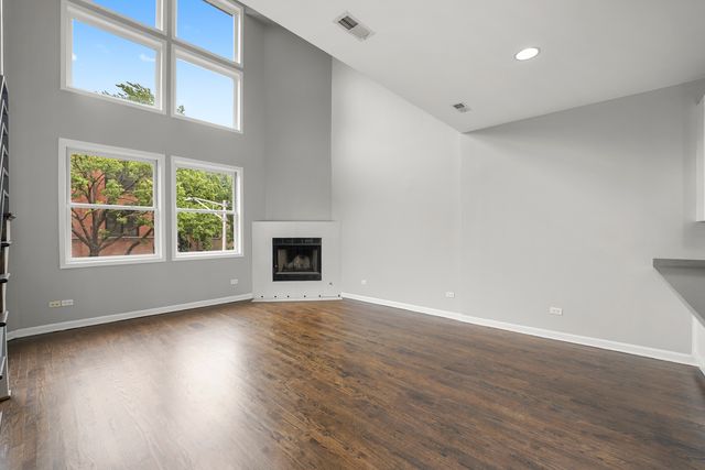 1552 N LEAVITT Street 1552, Chicago, IL 60622