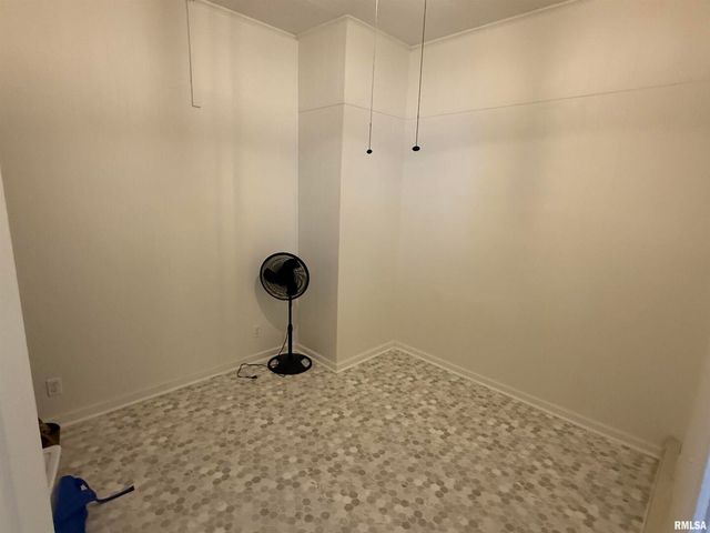 1100 CATHERINE Street, Metropolis, IL 62960