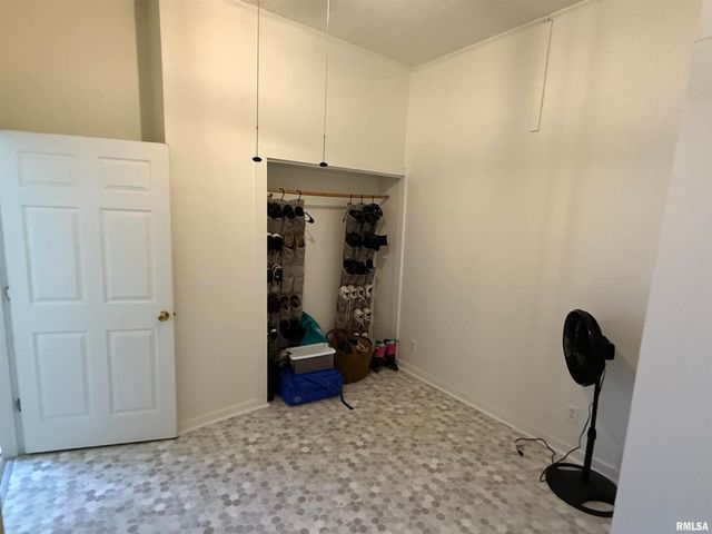 1100 CATHERINE Street, Metropolis, IL 62960