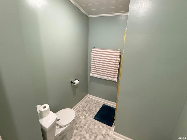 1100 CATHERINE Street, Metropolis, IL 62960