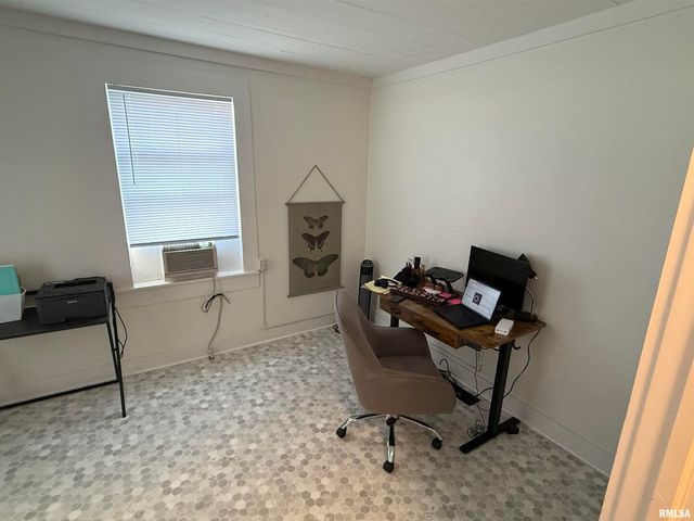 1100 CATHERINE Street, Metropolis, IL 62960