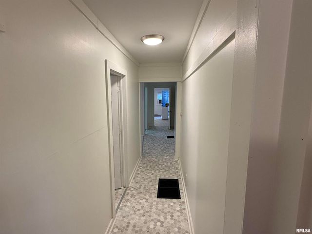 1100 CATHERINE Street, Metropolis, IL 62960