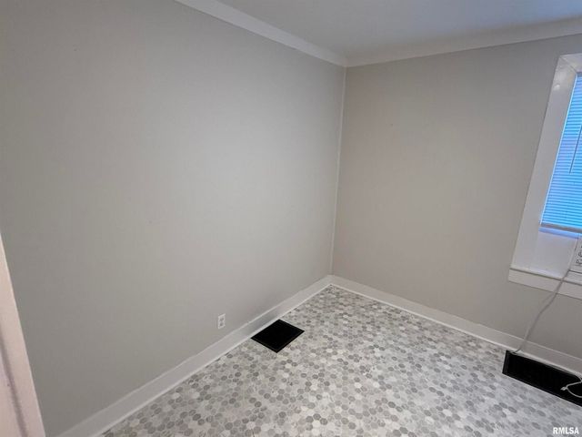 1100 CATHERINE Street, Metropolis, IL 62960