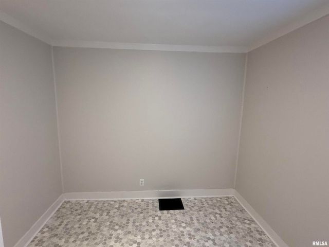 1100 CATHERINE Street, Metropolis, IL 62960