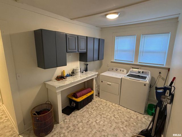 1100 CATHERINE Street, Metropolis, IL 62960