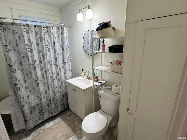 1100 CATHERINE Street, Metropolis, IL 62960