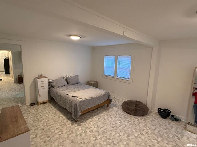 1100 CATHERINE Street, Metropolis, IL 62960