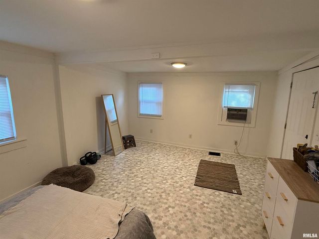 1100 CATHERINE Street, Metropolis, IL 62960