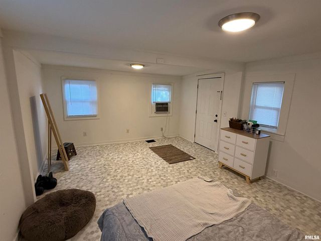 1100 CATHERINE Street, Metropolis, IL 62960