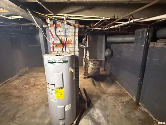 1100 CATHERINE Street, Metropolis, IL 62960