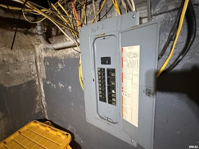 1100 CATHERINE Street, Metropolis, IL 62960