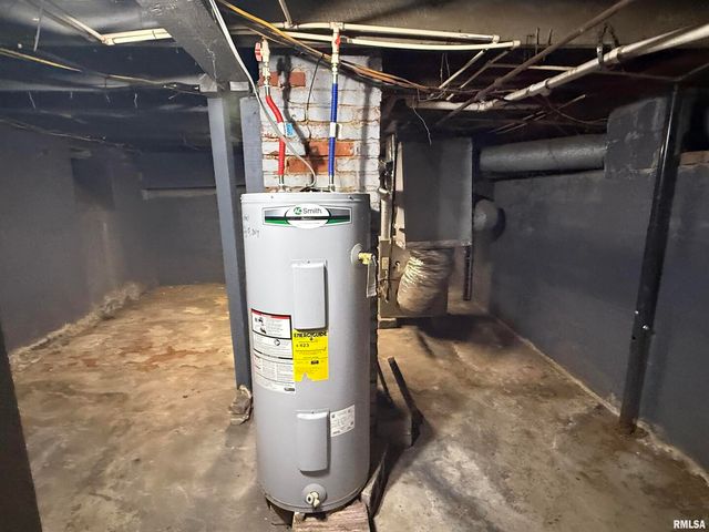 1100 CATHERINE Street, Metropolis, IL 62960