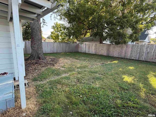 1100 CATHERINE Street, Metropolis, IL 62960