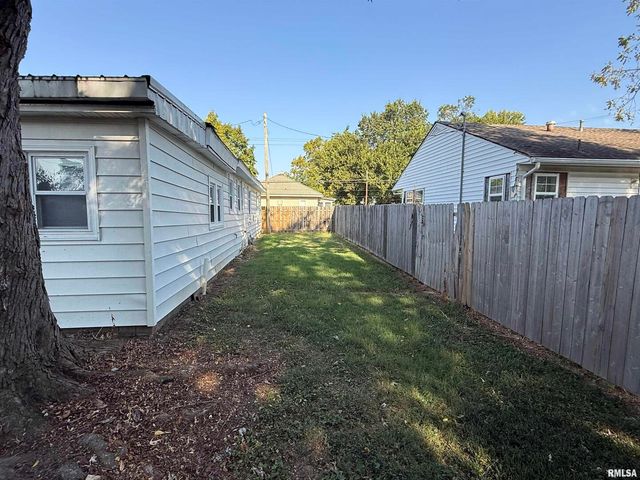 1100 CATHERINE Street, Metropolis, IL 62960