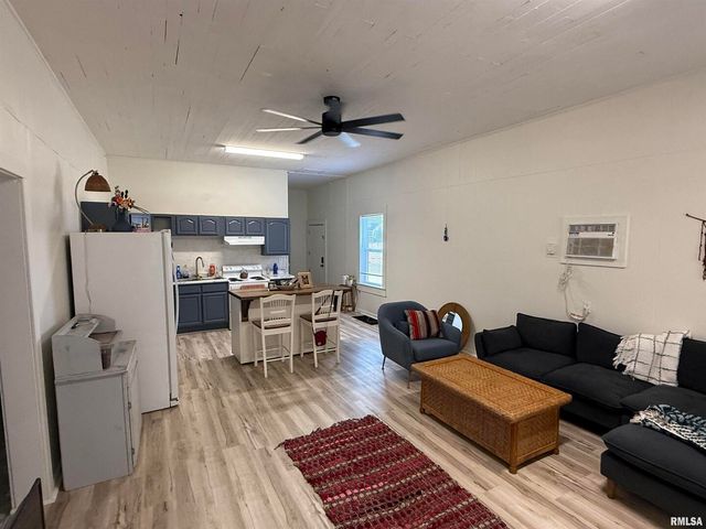 1100 CATHERINE Street, Metropolis, IL 62960