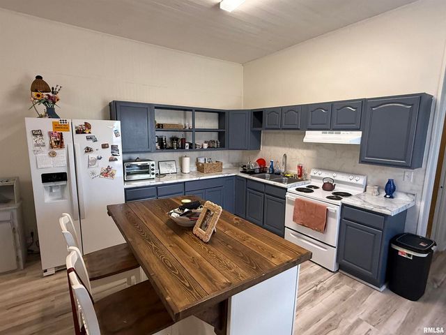 1100 CATHERINE Street, Metropolis, IL 62960