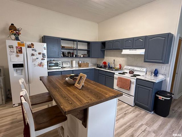 1100 CATHERINE Street, Metropolis, IL 62960