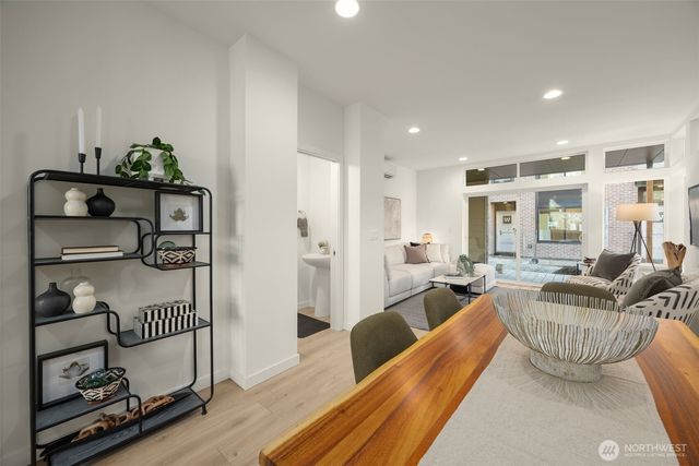 8327 B 12th Avenue NW, Seattle, WA 98117