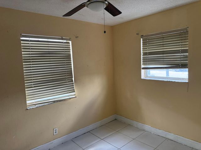 1676 W 10th Street, Riviera Beach, FL 33404