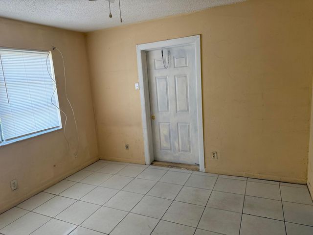 1676 W 10th Street, Riviera Beach, FL 33404