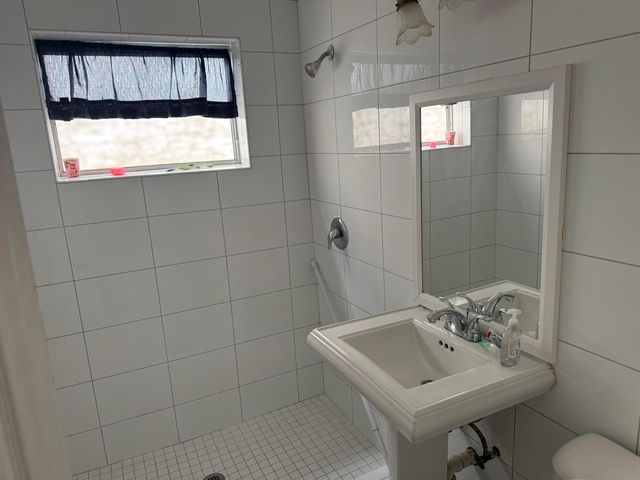 1676 W 10th Street, Riviera Beach, FL 33404