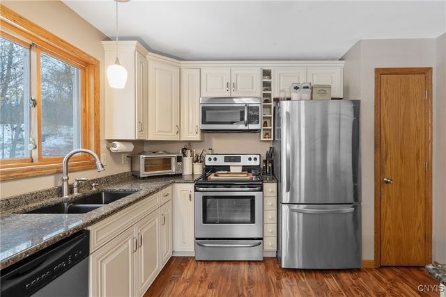 71 Hickory Grove Road, Granby, NY 13069