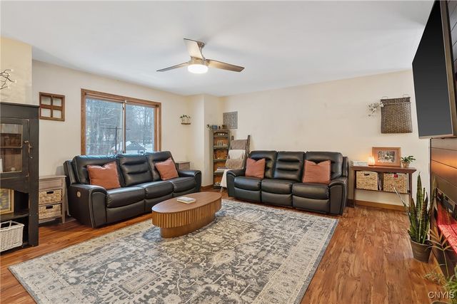 71 Hickory Grove Road, Granby, NY 13069