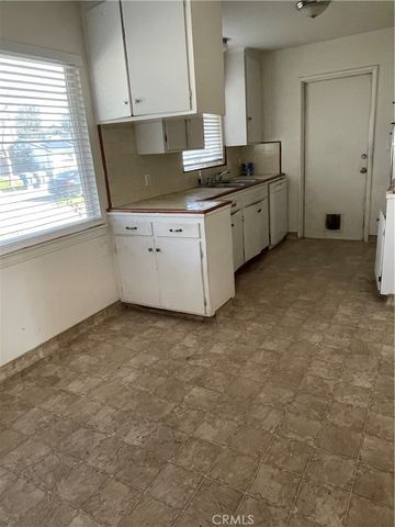 4467 N Van Dyke, Fresno, CA 93705