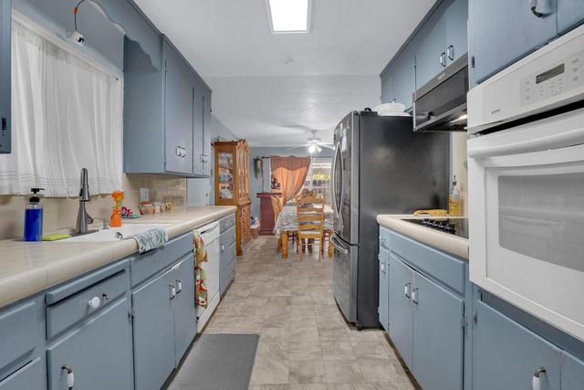 36 Lynda Ave, Stockton, CA 95207