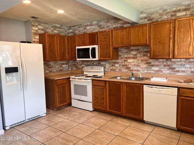 216 BON AIR Drive, Jacksonville, FL 32218