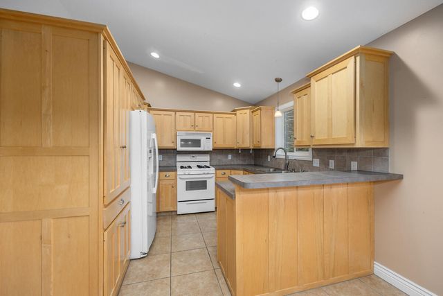 11108 Creekside Drive, Allendale, MI 49401