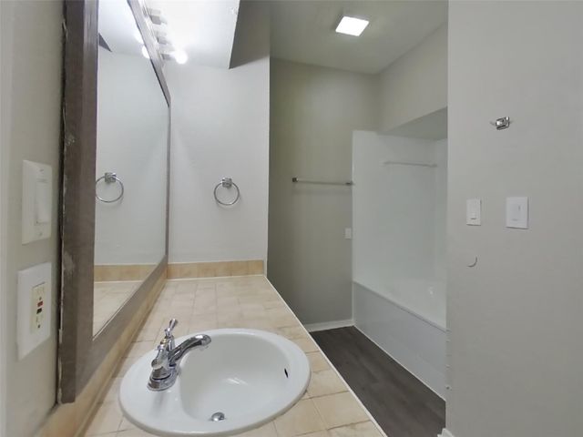 535 Shady Brook Drive, Stafford, TX 77477