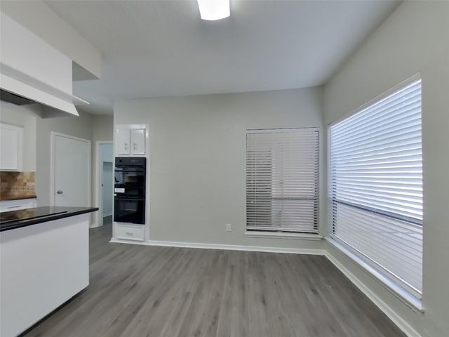 535 Shady Brook Drive, Stafford, TX 77477