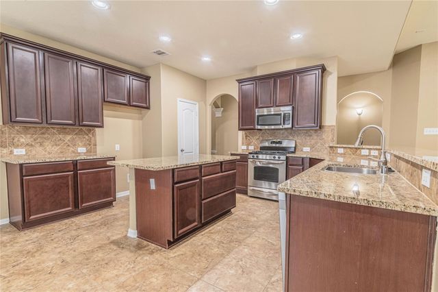 3318 Cactus Heights Lane, Pearland, TX 77581