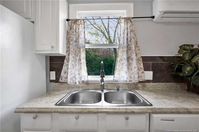 326 Hawley Lane, Fayetteville, NC 28301