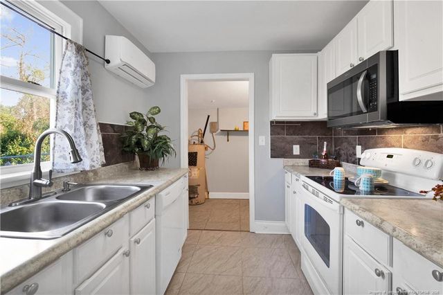 326 Hawley Lane, Fayetteville, NC 28301