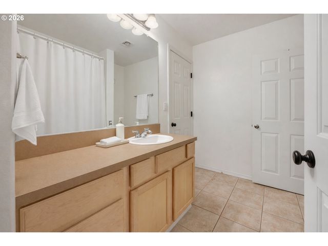 4335 SUMMERLINN Dr, West Linn, OR 97068