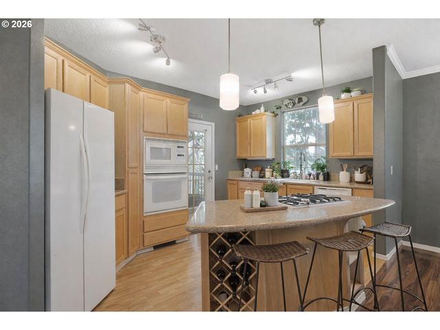 4335 SUMMERLINN Dr, West Linn, OR 97068