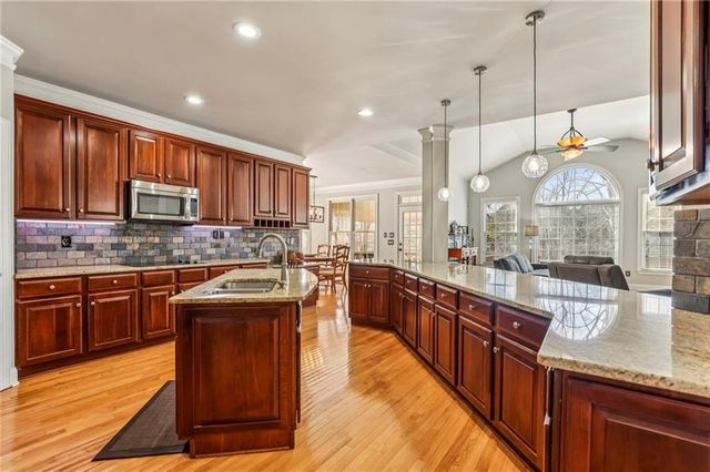6540 Bridlewood Way, Suwanee, GA 30024