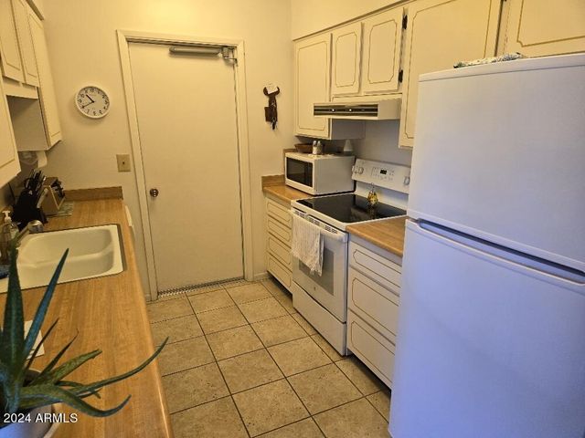 10019 W OCOTILLO Drive, Sun City, AZ 85373