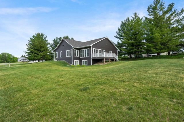 364 Drumlin Loop, Ripon, WI 54971