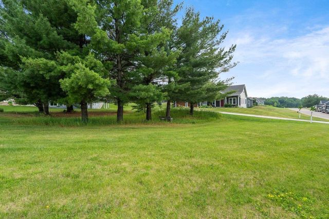 364 Drumlin Loop, Ripon, WI 54971