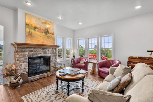 364 Drumlin Loop, Ripon, WI 54971
