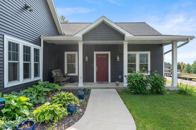 364 Drumlin Loop, Ripon, WI 54971