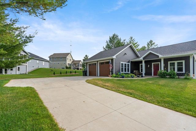 364 Drumlin Loop, Ripon, WI 54971