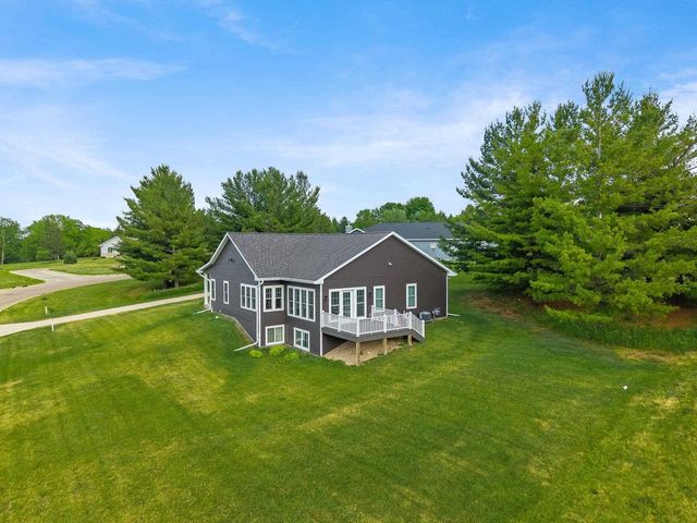 364 Drumlin Loop, Ripon, WI 54971