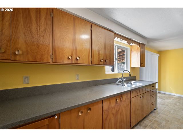 130 E 31ST Ave, Eugene, OR 97405