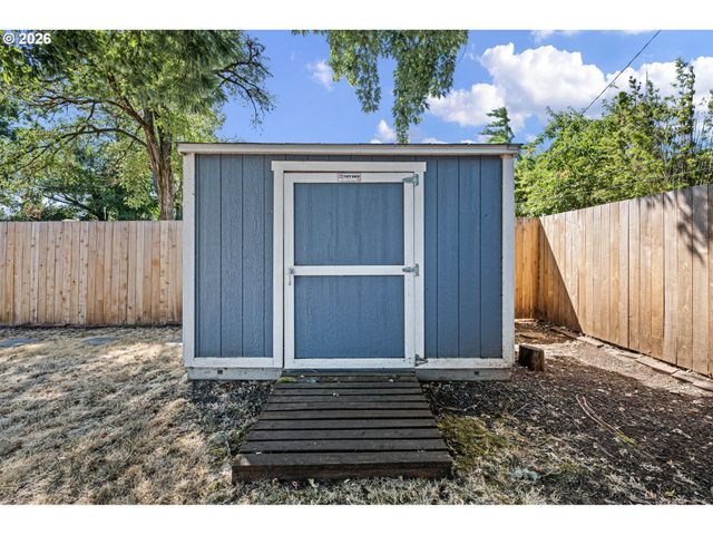 130 E 31ST Ave, Eugene, OR 97405