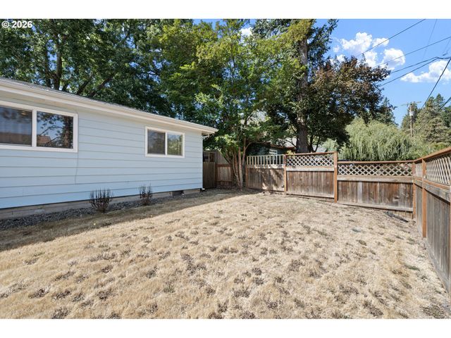 130 E 31ST Ave, Eugene, OR 97405